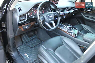 Внедорожник / Кроссовер Audi Q7 2017 в 