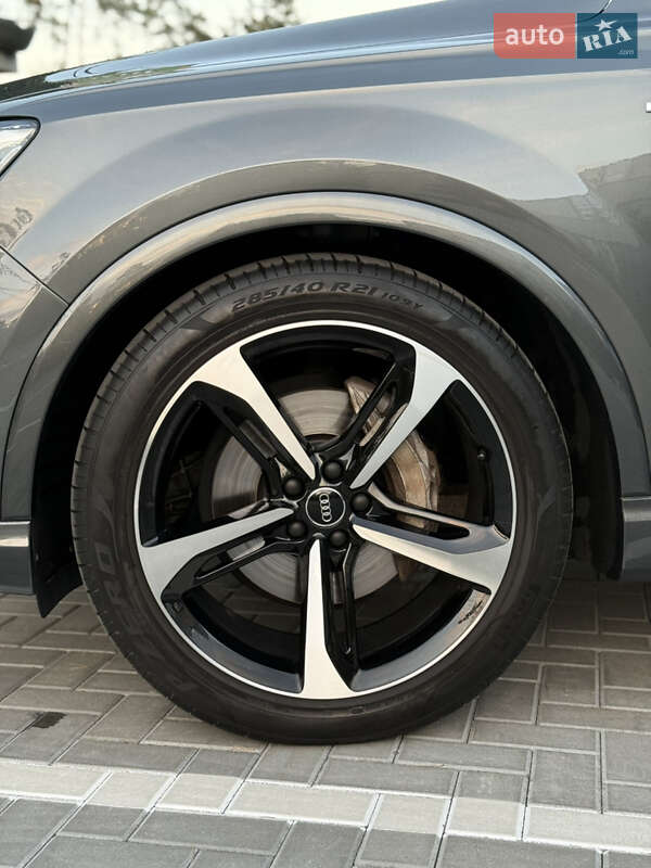 Позашляховик / Кросовер Audi Q7 2018 в Києві