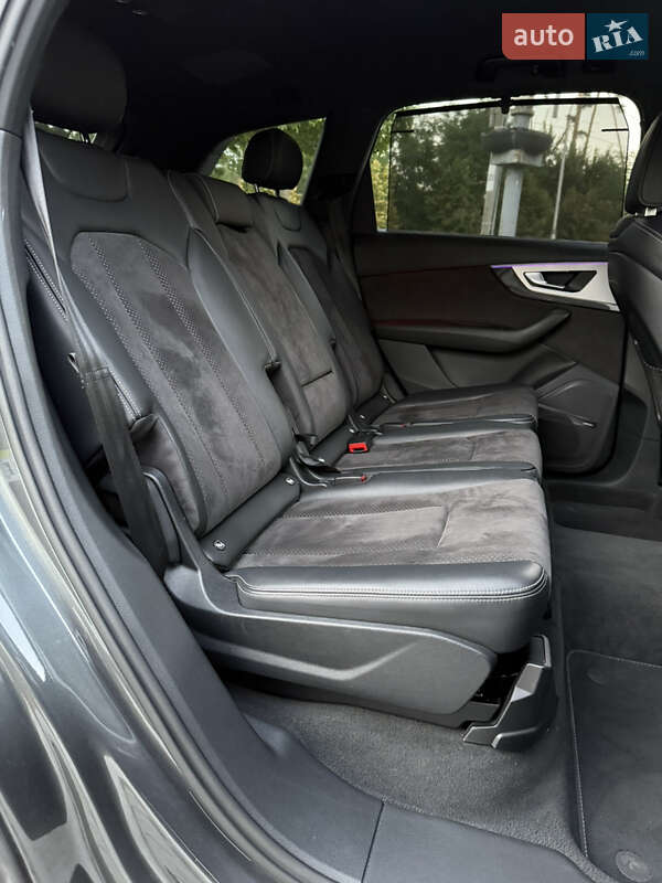 Позашляховик / Кросовер Audi Q7 2018 в Києві