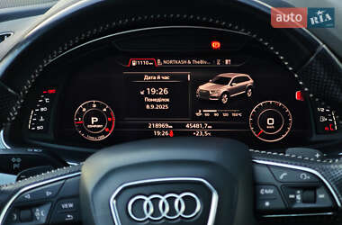Позашляховик / Кросовер Audi Q7 2018 в 