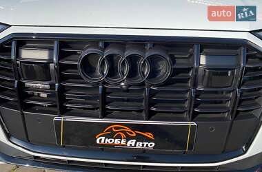 Позашляховик / Кросовер Audi Q7 2022 в 