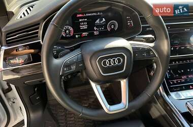 Позашляховик / Кросовер Audi Q7 2022 в 