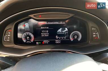 Позашляховик / Кросовер Audi Q7 2022 в 