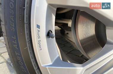 Позашляховик / Кросовер Audi Q7 2022 в 
