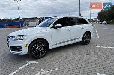 Позашляховик / Кросовер Audi Q7 2018 в 
