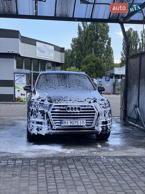 Позашляховик / Кросовер Audi Q7 2018 в Кременчуці