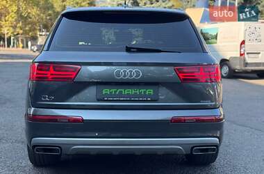 Внедорожник / Кроссовер Audi Q7 2015 в 