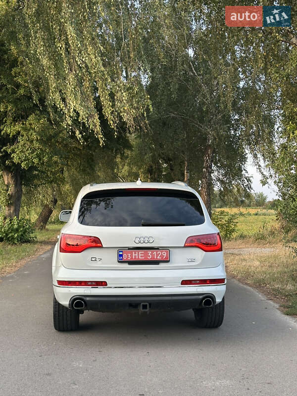Позашляховик / Кросовер Audi Q7 2015 в Володимирі
