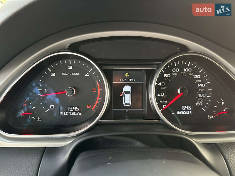 Позашляховик / Кросовер Audi Q7 2015 в Володимирі