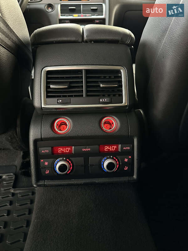 Позашляховик / Кросовер Audi Q7 2015 в Володимирі
