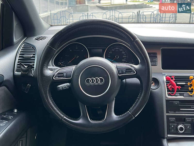 Позашляховик / Кросовер Audi Q7 2015 в Києві