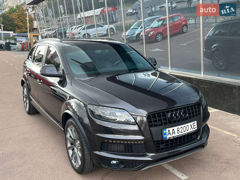 Позашляховик / Кросовер Audi Q7 2015 в Києві
