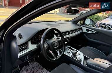 Позашляховик / Кросовер Audi Q7 2016 в 