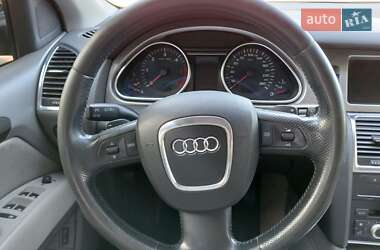 Внедорожник / Кроссовер Audi Q7 2006 в 