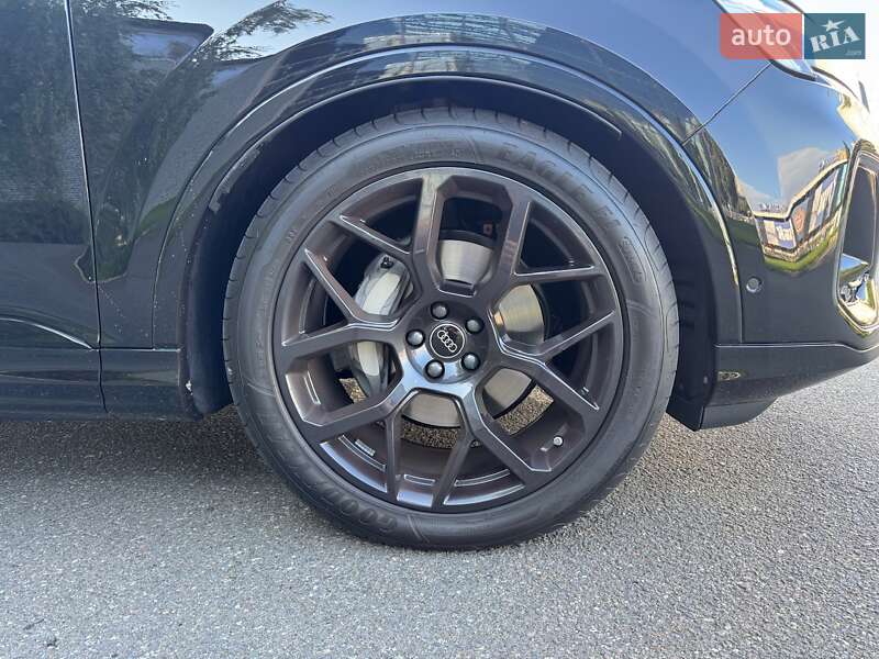 Позашляховик / Кросовер Audi Q7 2024 в Києві