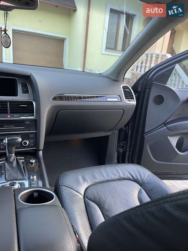 Позашляховик / Кросовер Audi Q7 2015 в Чорткові