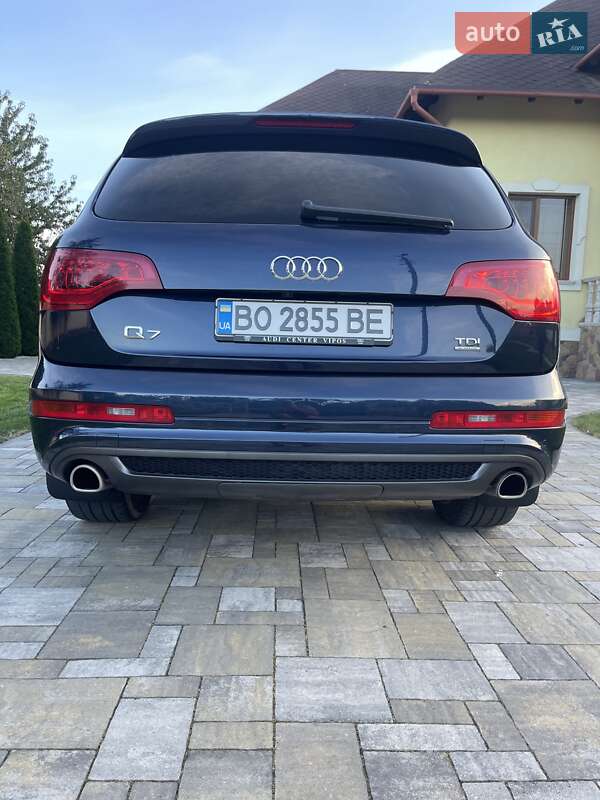 Позашляховик / Кросовер Audi Q7 2015 в Чорткові