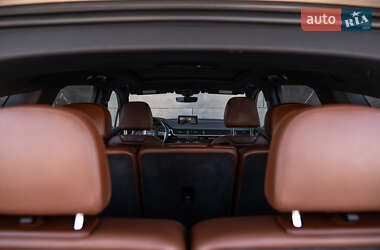 Позашляховик / Кросовер Audi Q7 2019 в 
