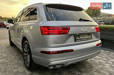 Позашляховик / Кросовер Audi Q7 2017 в 