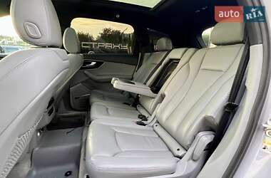 Позашляховик / Кросовер Audi Q7 2017 в 