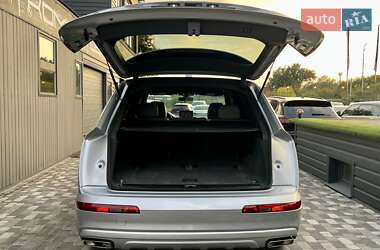 Позашляховик / Кросовер Audi Q7 2017 в 