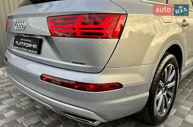 Позашляховик / Кросовер Audi Q7 2017 в 