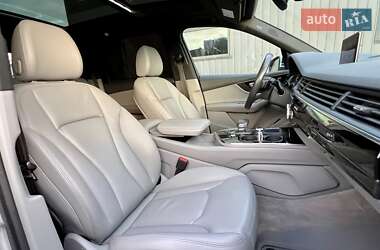 Позашляховик / Кросовер Audi Q7 2017 в 