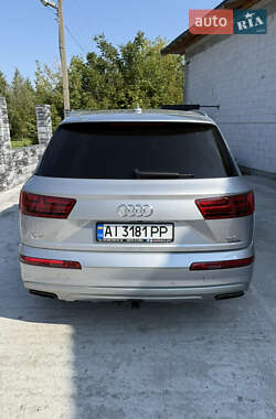 Внедорожник / Кроссовер Audi Q7 2017 в 
