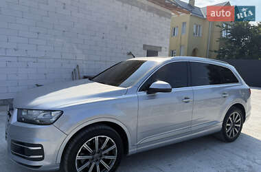 Внедорожник / Кроссовер Audi Q7 2017 в 