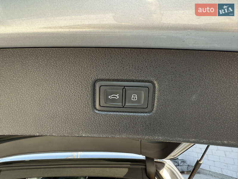 Внедорожник / Кроссовер Audi Q7 2017 в Киеве