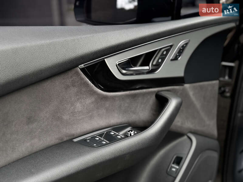 Внедорожник / Кроссовер Audi Q7 2015 в Ивано-Франковске