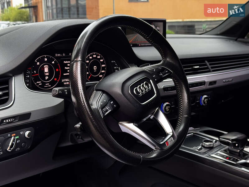 Внедорожник / Кроссовер Audi Q7 2015 в Ивано-Франковске