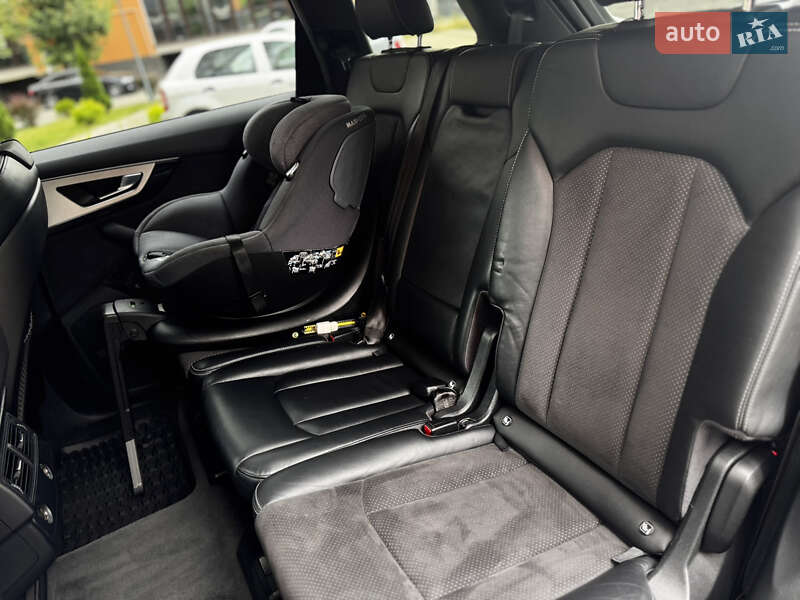 Внедорожник / Кроссовер Audi Q7 2015 в Ивано-Франковске
