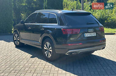 Позашляховик / Кросовер Audi Q7 2016 в 