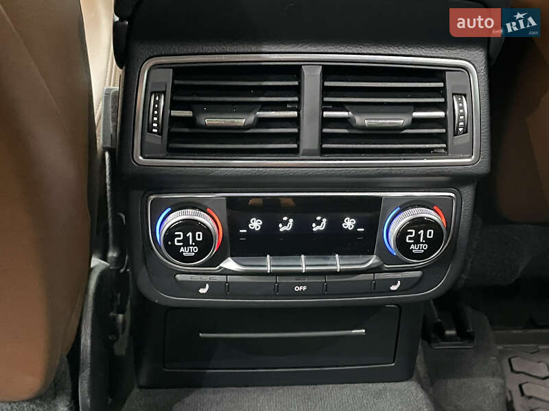Позашляховик / Кросовер Audi Q7 2016 в Рівному