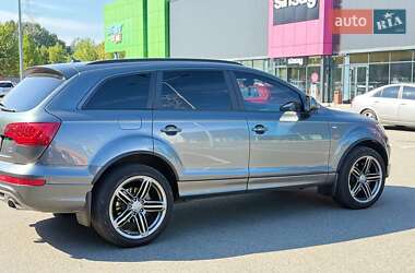 Позашляховик / Кросовер Audi Q7 2013 в 