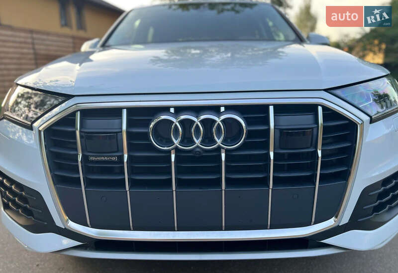 Позашляховик / Кросовер Audi Q7 2020 в Рівному