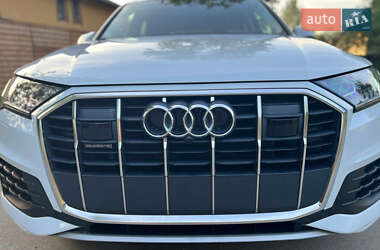 Внедорожник / Кроссовер Audi Q7 2020 в 