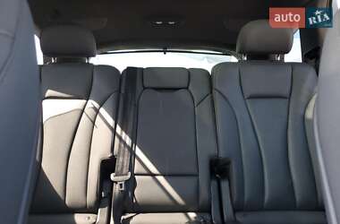 Внедорожник / Кроссовер Audi Q7 2021 в 
