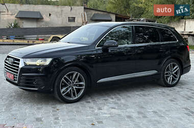 Внедорожник / Кроссовер Audi Q7 2016 в 