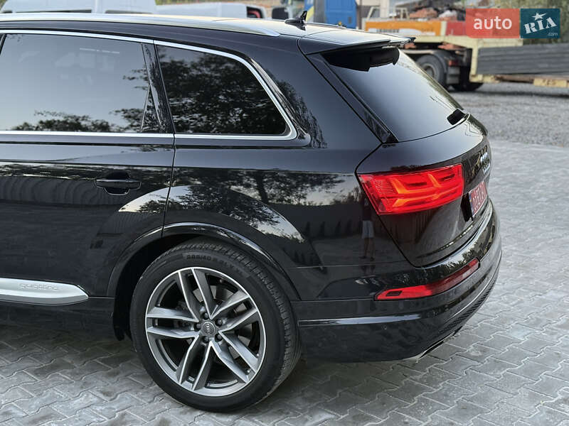 Внедорожник / Кроссовер Audi Q7 2016 в Ровно