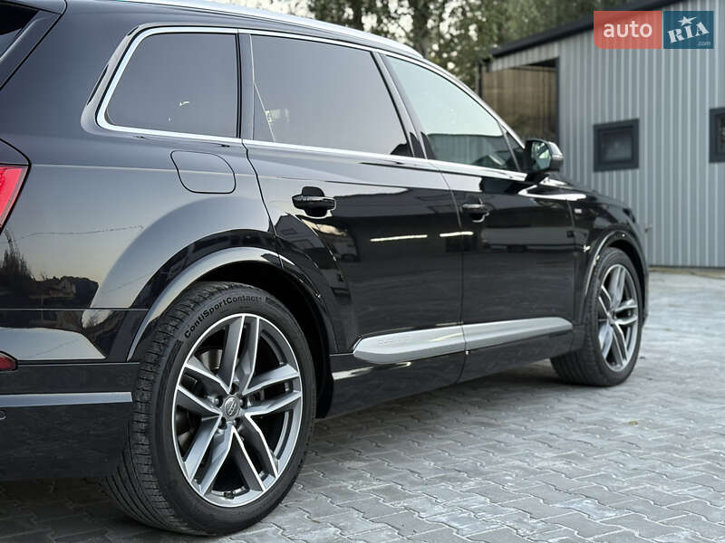 Внедорожник / Кроссовер Audi Q7 2016 в Ровно