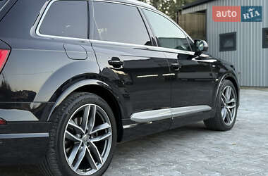 Внедорожник / Кроссовер Audi Q7 2016 в 