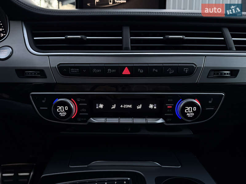 Внедорожник / Кроссовер Audi Q7 2016 в Ровно