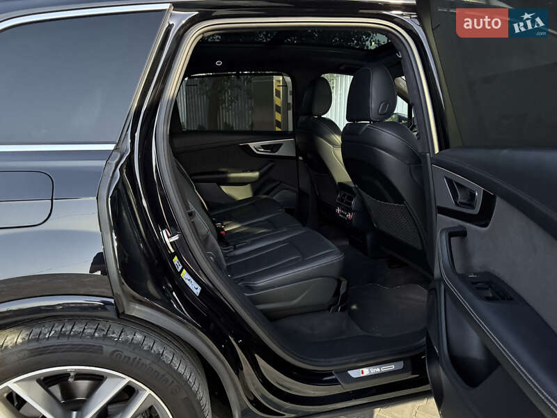 Внедорожник / Кроссовер Audi Q7 2016 в Ровно