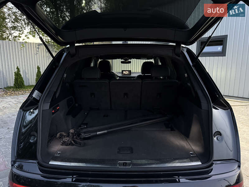 Внедорожник / Кроссовер Audi Q7 2016 в Ровно