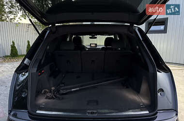 Внедорожник / Кроссовер Audi Q7 2016 в 