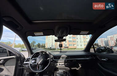 Позашляховик / Кросовер Audi Q7 2017 в 