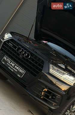 Внедорожник / Кроссовер Audi Q7 2017 в 