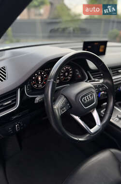 Позашляховик / Кросовер Audi Q7 2016 в 
